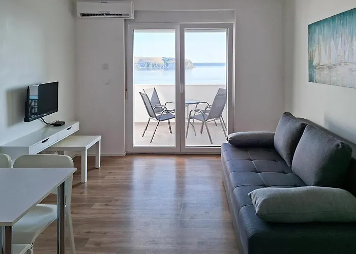 1 Bedroom Cozy In Rtina