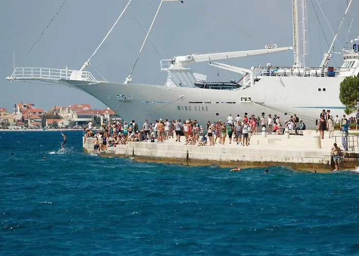 아파트 1 Bedroom Cozy In 르티나